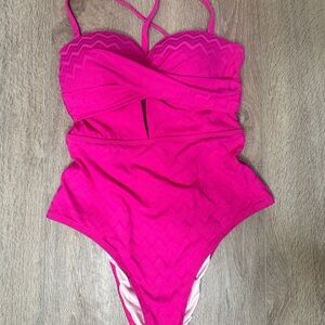 Cupshe Pink One Piece Swimsuit with Sweetheart Neckline